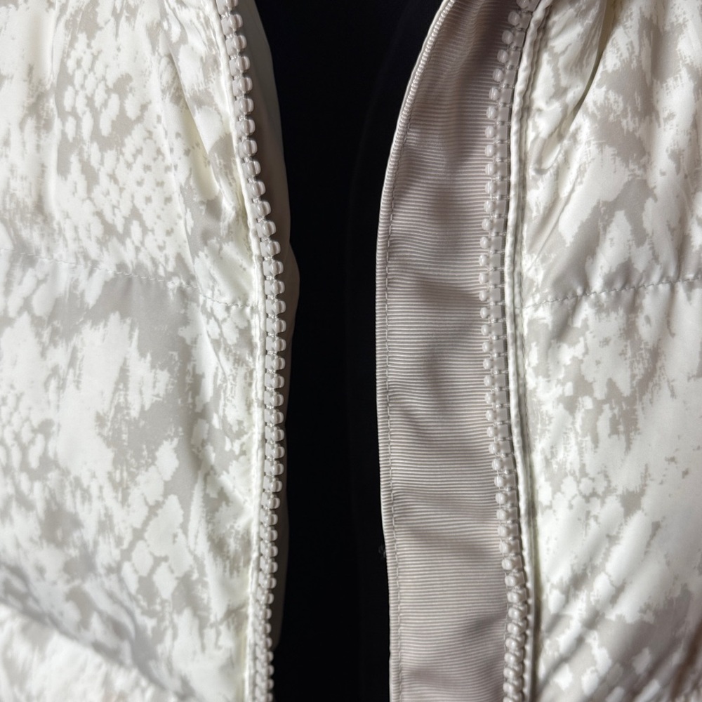 Athleta White Patterned Puffer Jacket - image 6